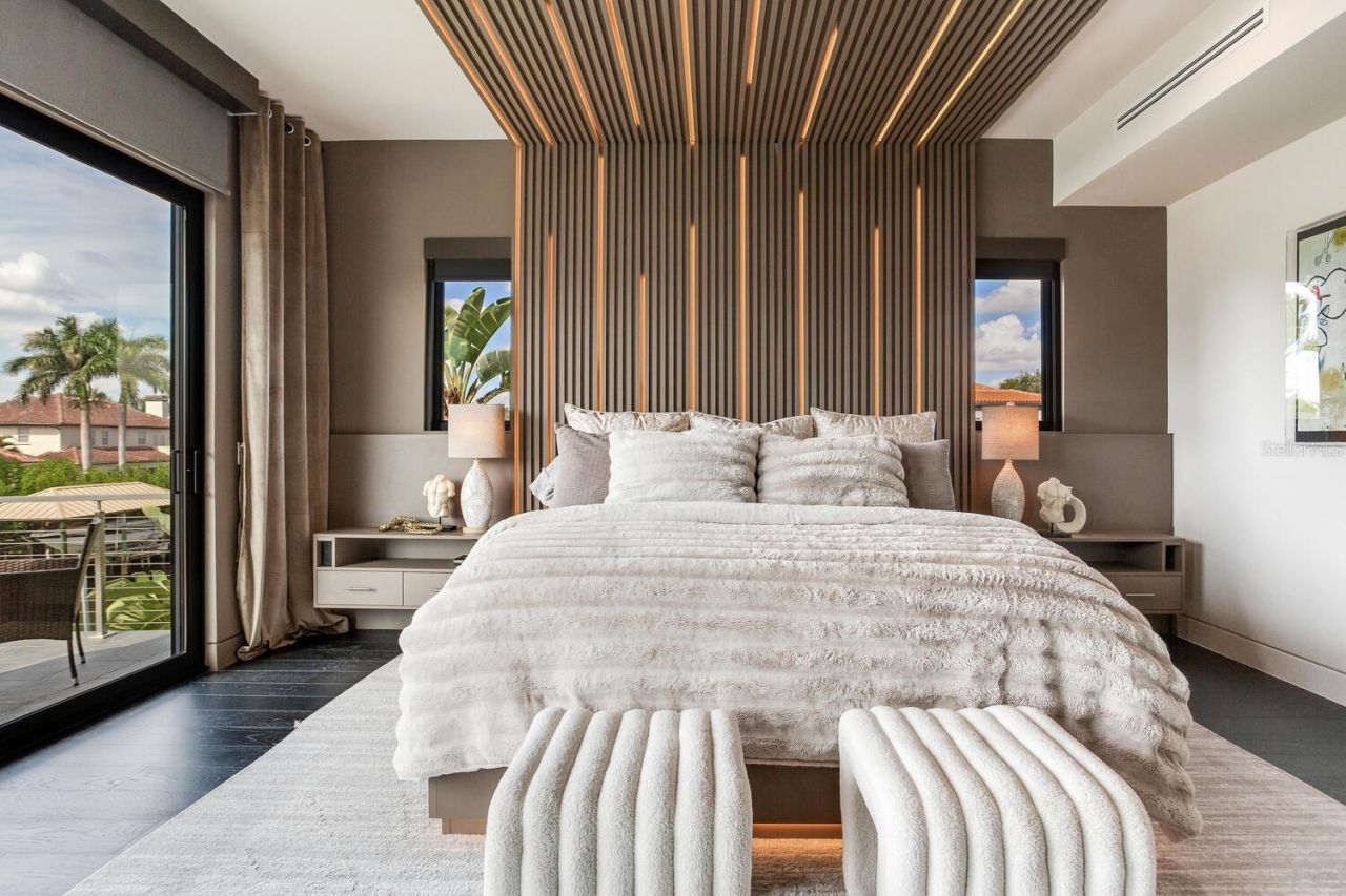 5131 W Neptune Way, Tampa, FL 33609 Photo