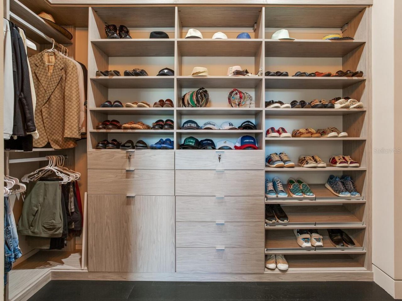 5131 W Neptune Way, Tampa, FL 33609 Photo