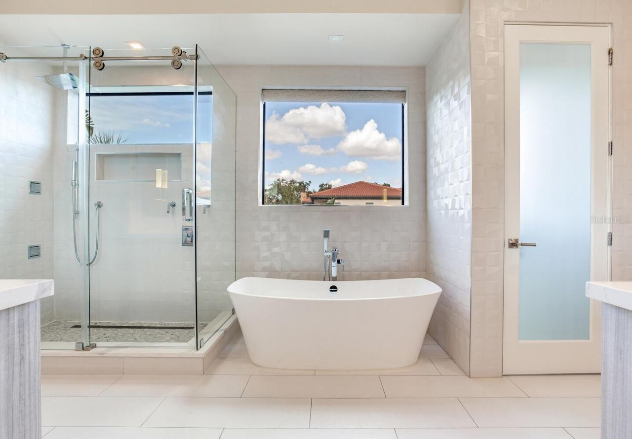 5131 W Neptune Way, Tampa, FL 33609 Photo