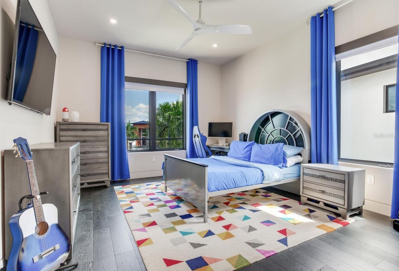 5131 W Neptune Way, Tampa, FL 33609 Photo