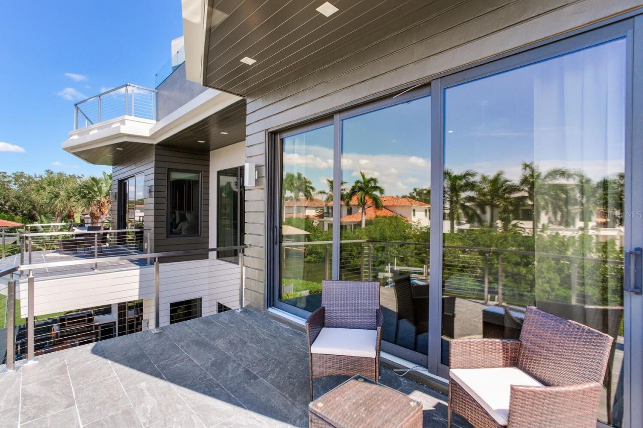 5131 W Neptune Way, Tampa, FL 33609 Photo