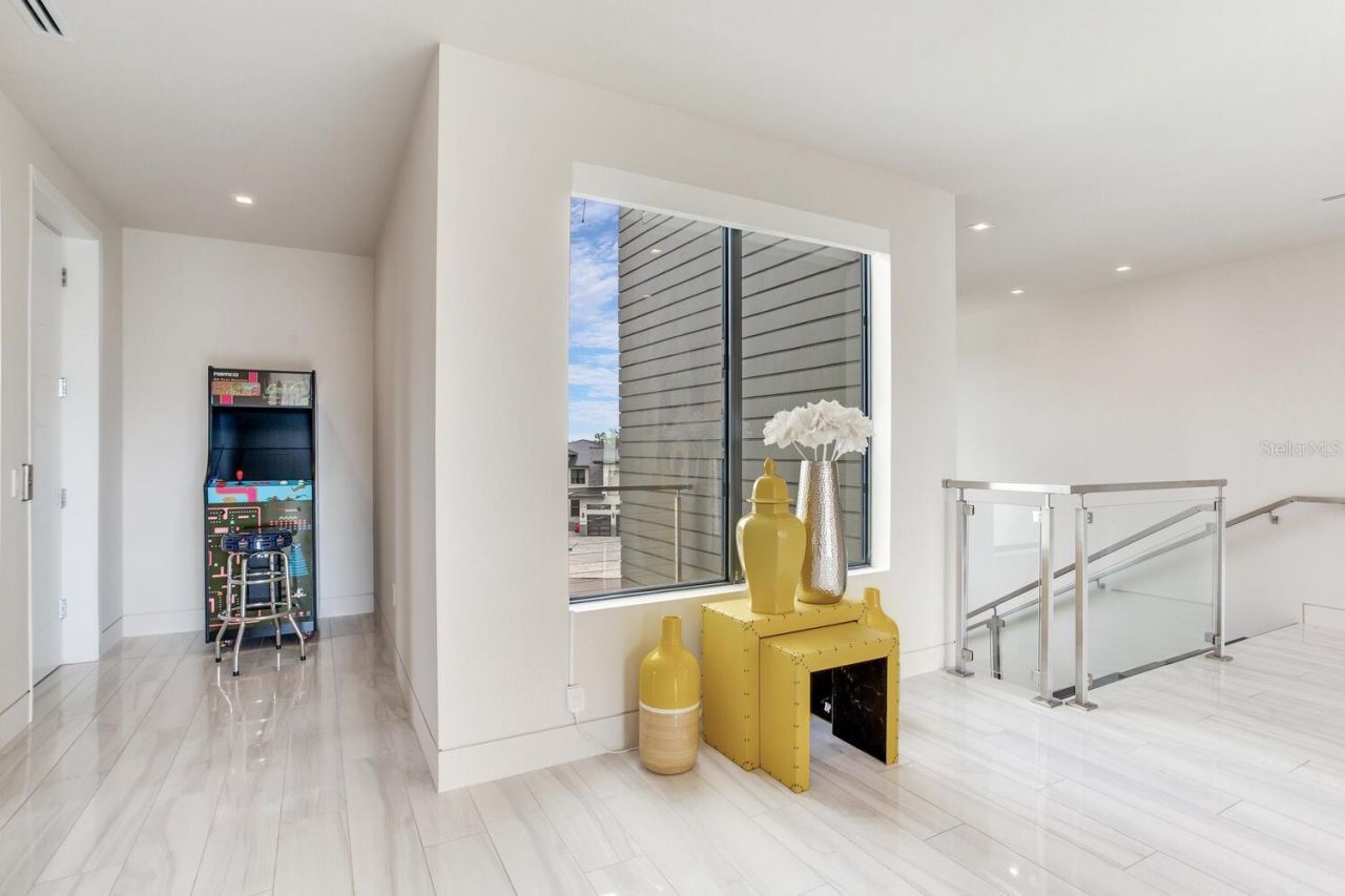 5131 W Neptune Way, Tampa, FL 33609 Photo