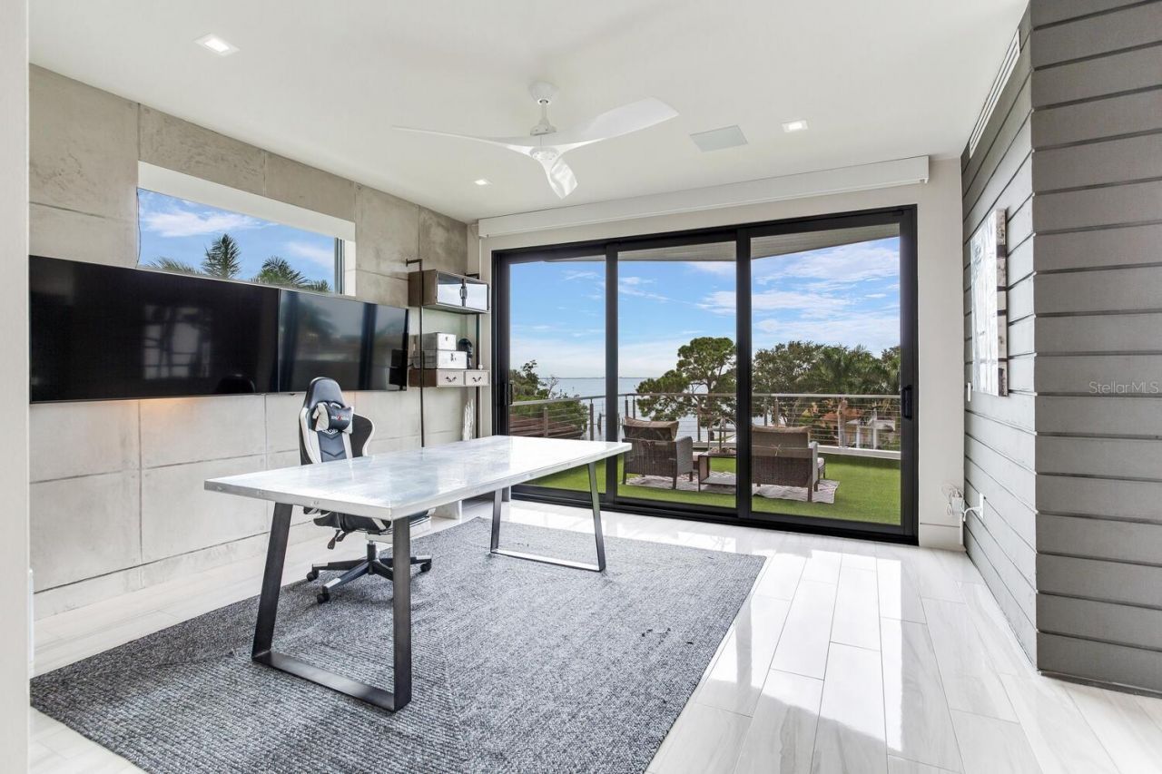 5131 W Neptune Way, Tampa, FL 33609 Photo