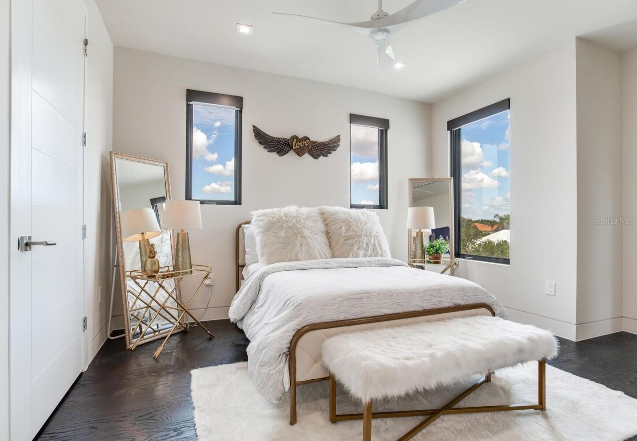 5131 W Neptune Way, Tampa, FL 33609 Photo