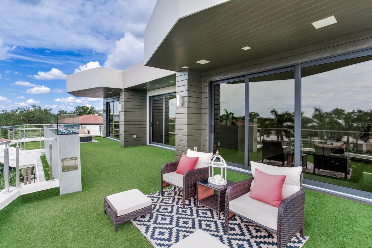 5131 W Neptune Way, Tampa, FL 33609 Photo