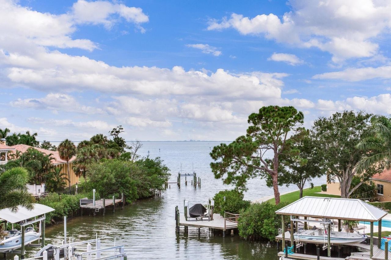 5131 W Neptune Way, Tampa, FL 33609 Photo