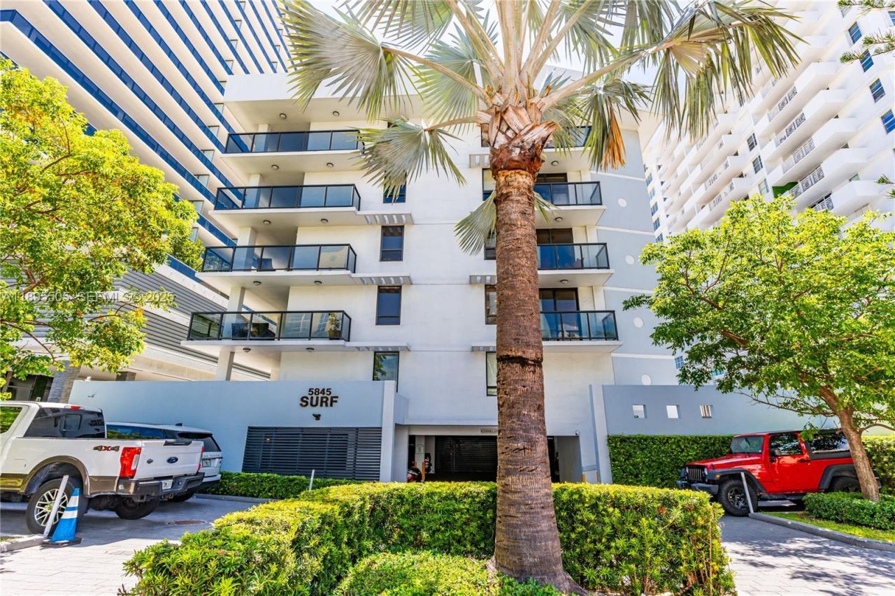 5845 Collins Ave, Unit 201, Miami Beach, FL 33140 Photo