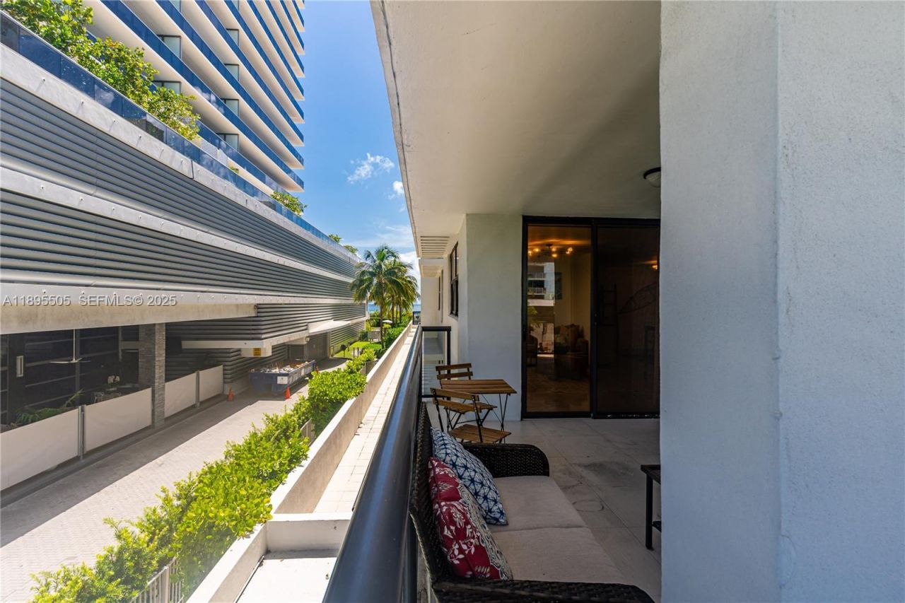 5845 Collins Ave, Unit 201, Miami Beach, FL 33140 Photo