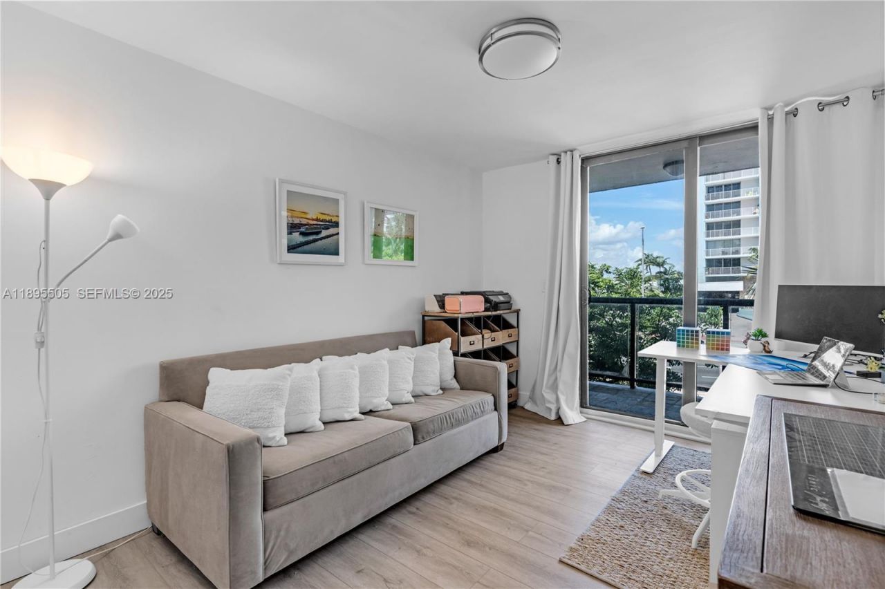 5845 Collins Ave, Unit 201, Miami Beach, FL 33140 Photo