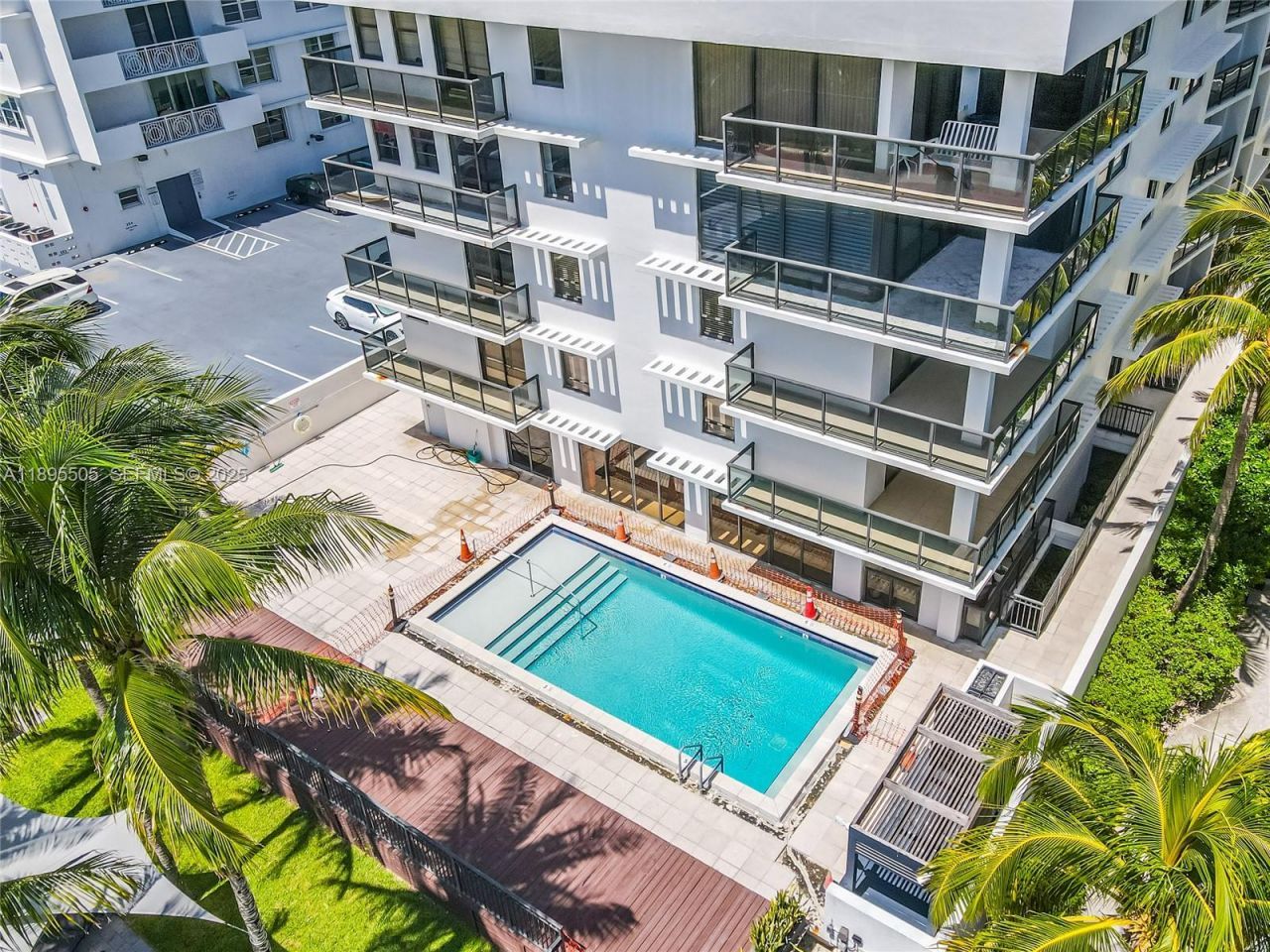 5845 Collins Ave, Unit 201, Miami Beach, FL 33140 Photo