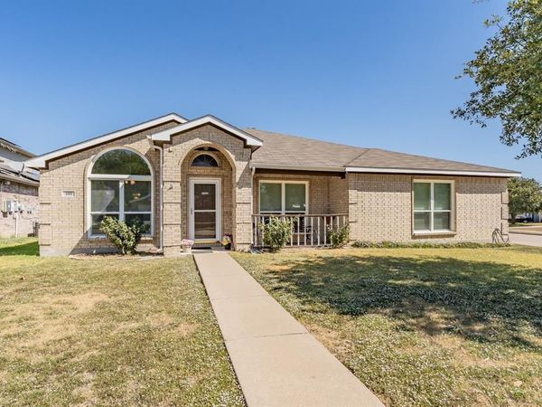 400 Piccadilly Circle, Burleson, TX 76028