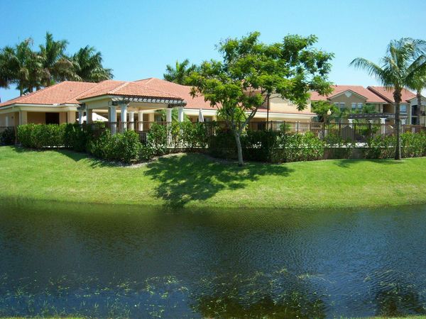 505 Villa Circle, Boynton Beach, FL 33435