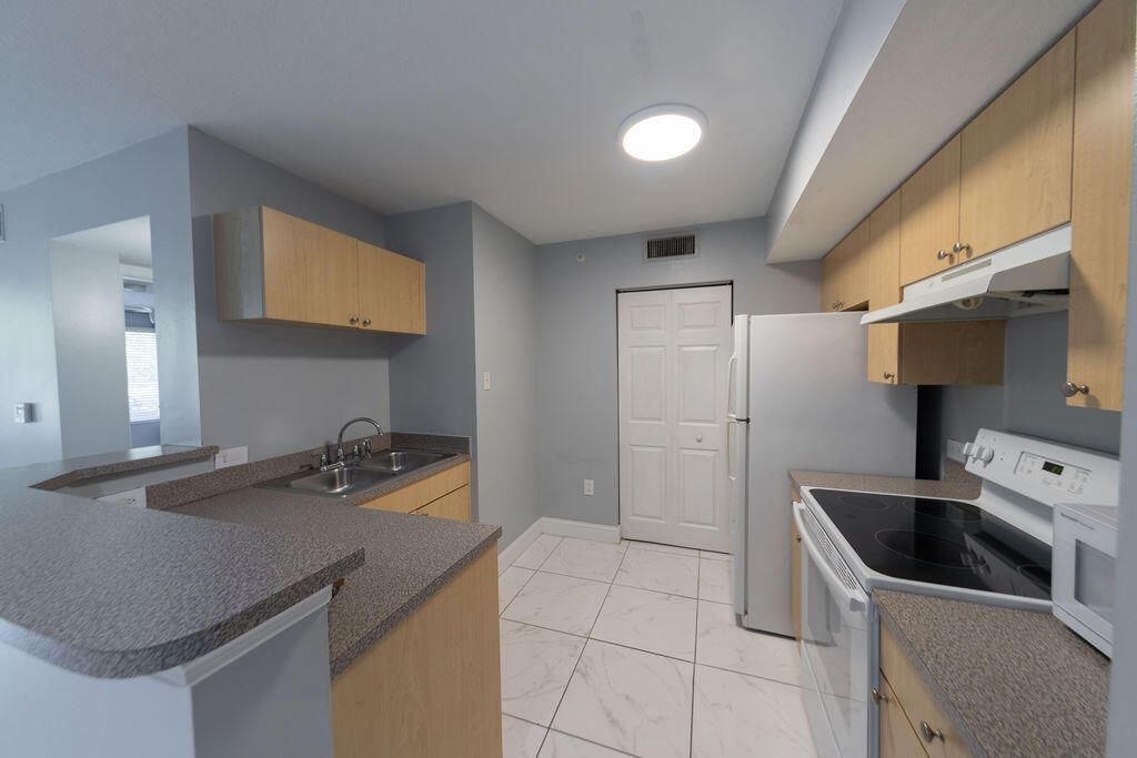 505 Villa Circle, Boynton Beach, FL 33435 Photo