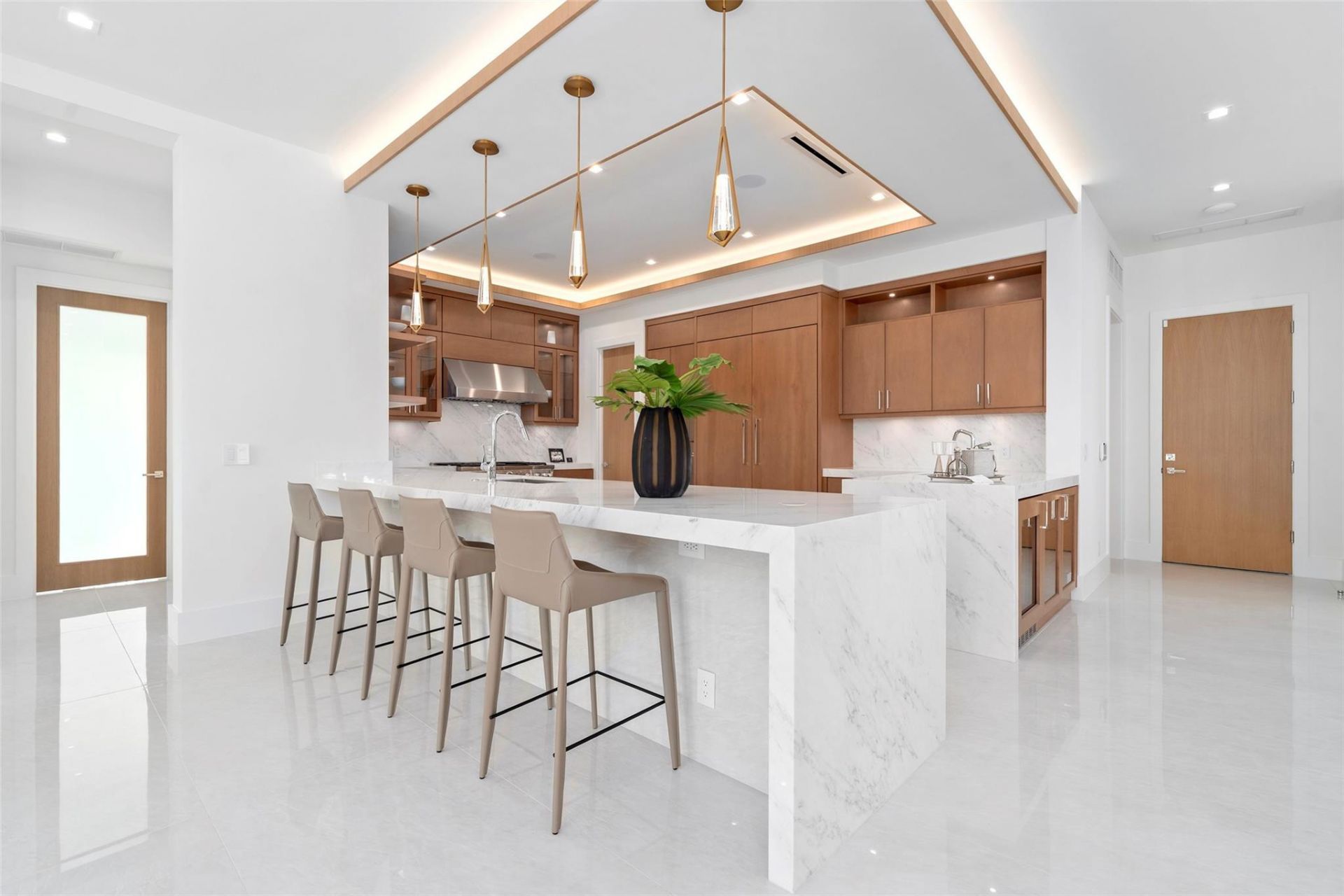 24 Fiesta Way, Fort Lauderdale, FL 33301 Photo