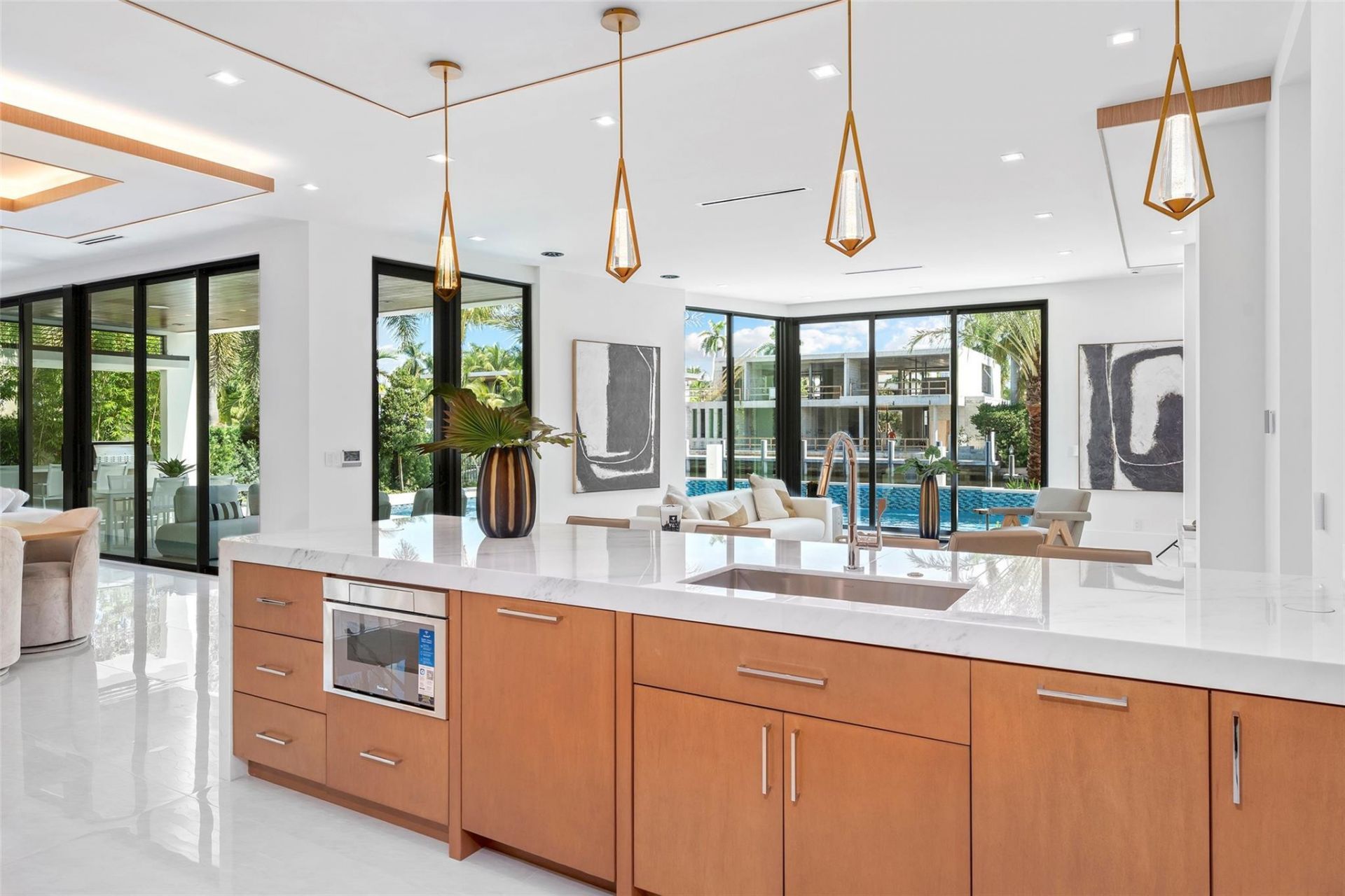 24 Fiesta Way, Fort Lauderdale, FL 33301 Photo