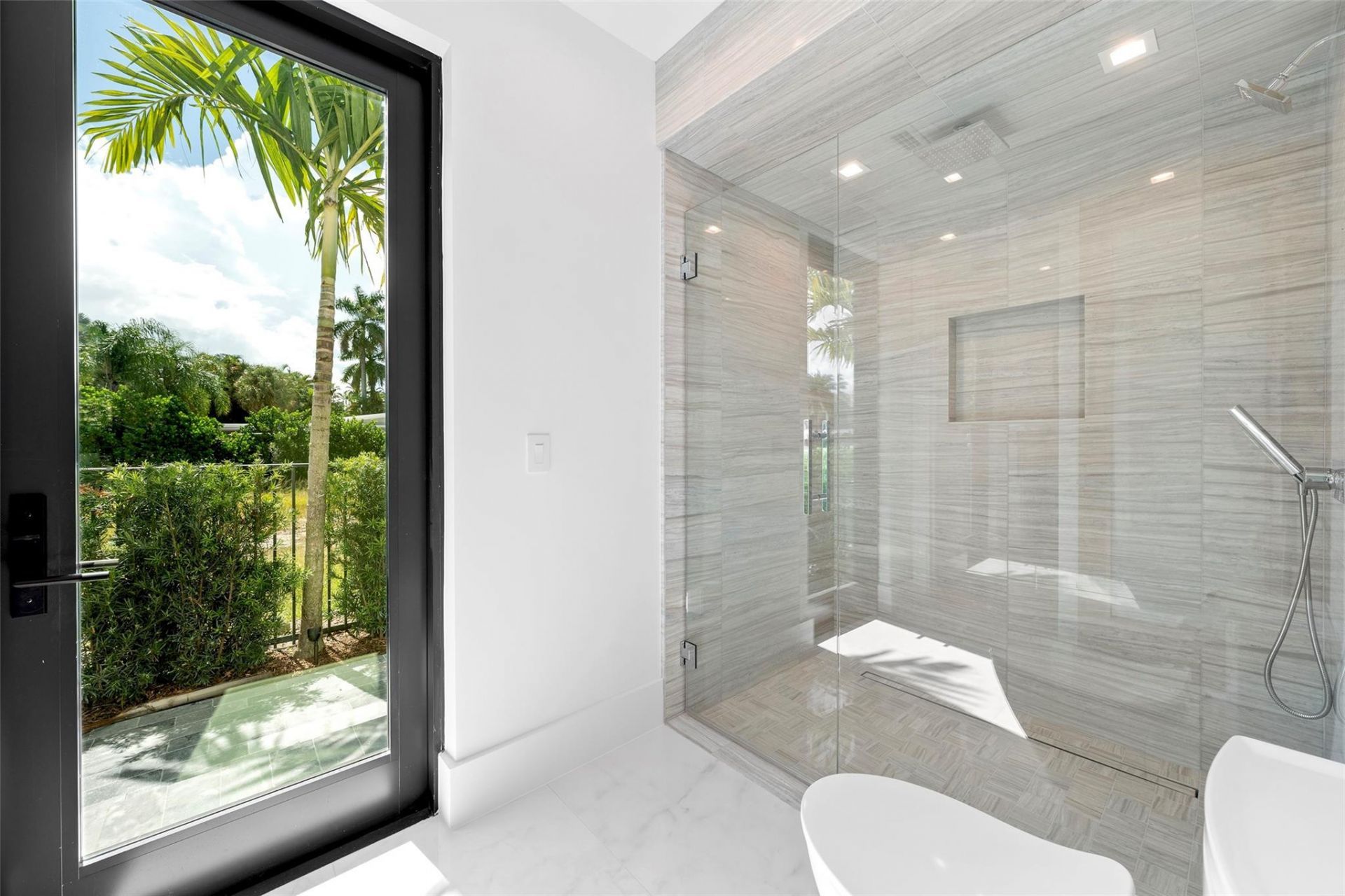 24 Fiesta Way, Fort Lauderdale, FL 33301 Photo