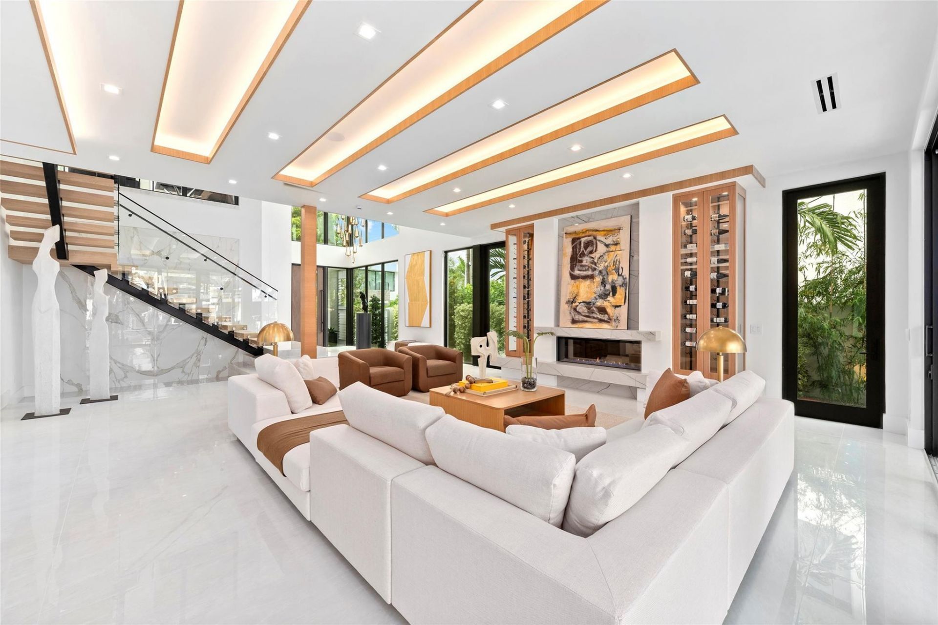 24 Fiesta Way, Fort Lauderdale, FL 33301 Photo