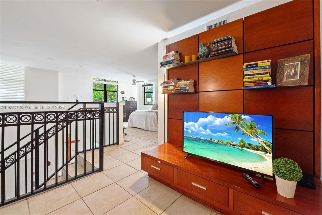 888 S Douglas Rd, Unit 113, Coral Gables, FL 33134 Photo