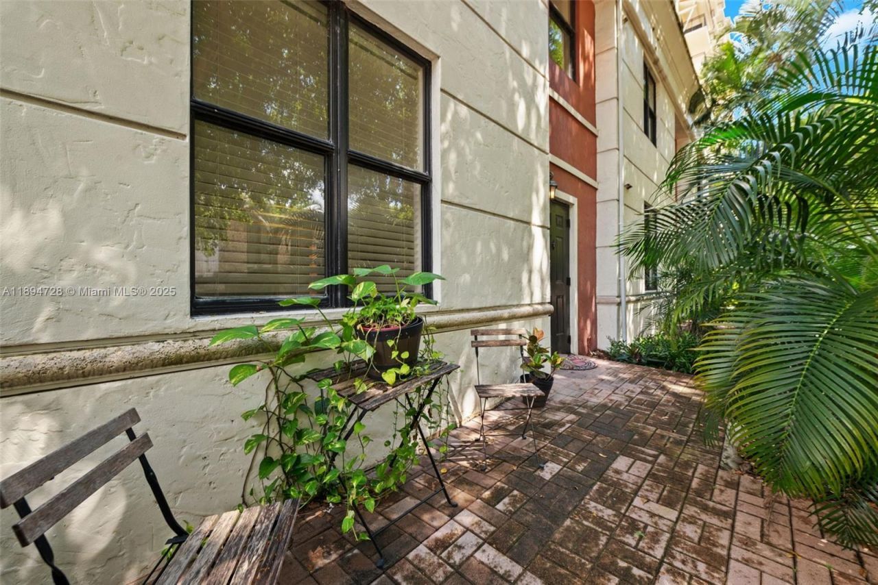 888 S Douglas Rd, Unit 113, Coral Gables, FL 33134 Photo