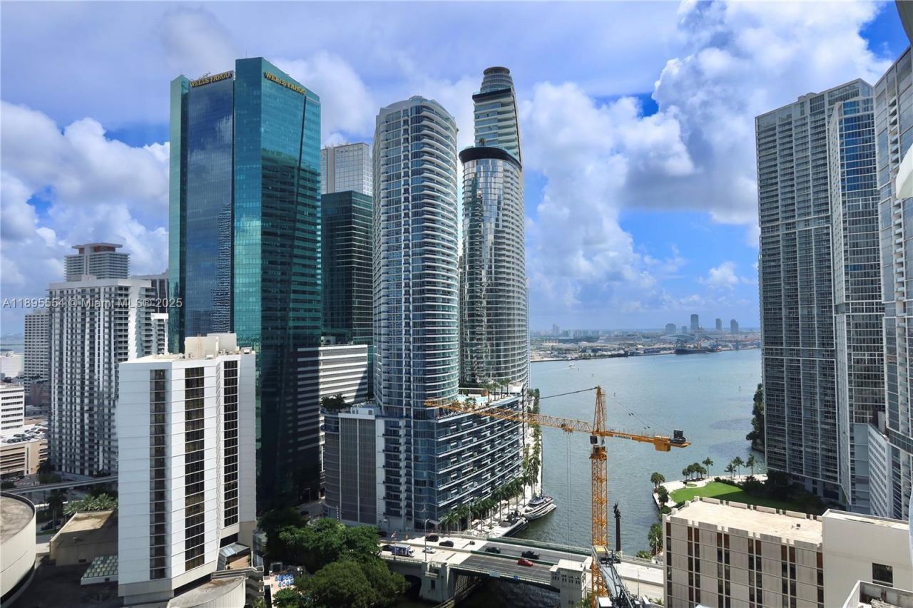 41 SE 5th St, Unit 1611, Miami, FL 33131 Photo