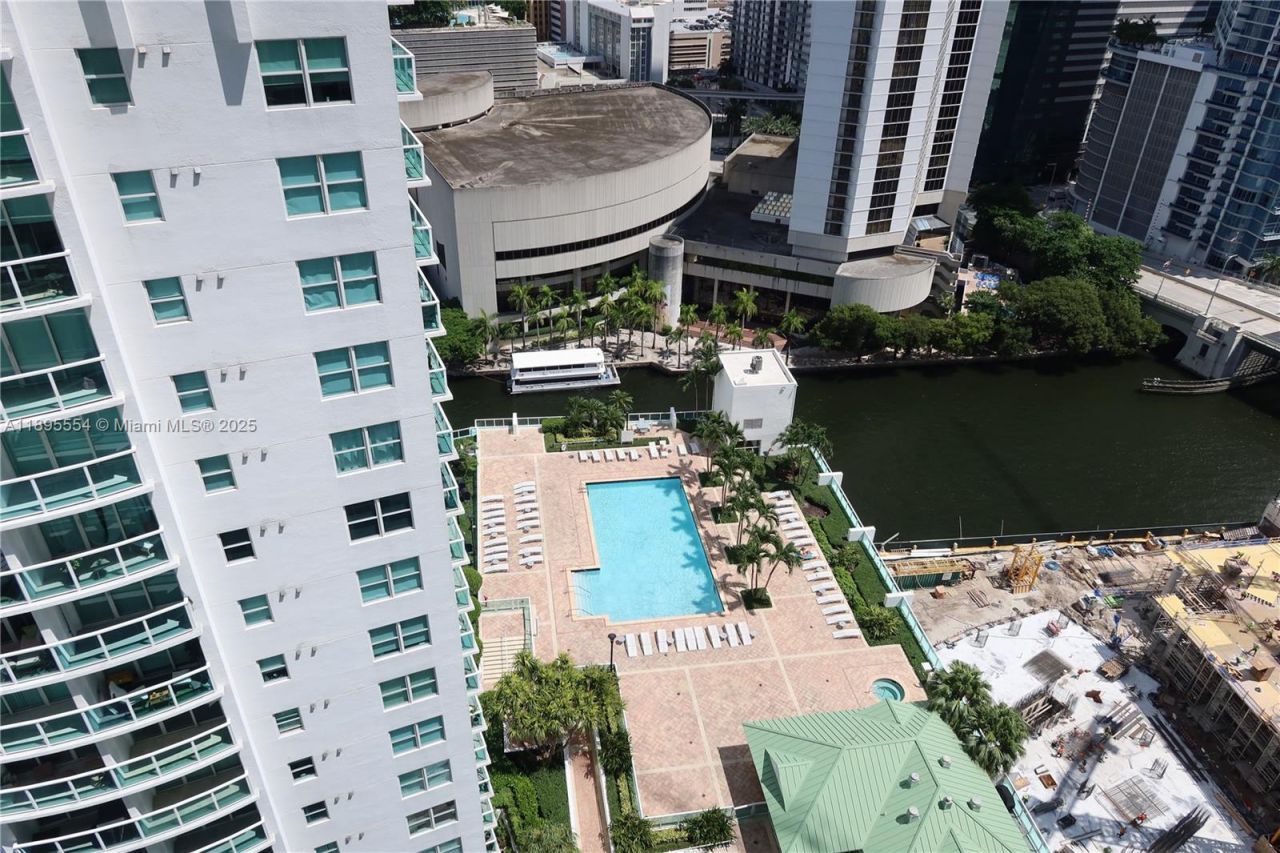 41 SE 5th St, Unit 1611, Miami, FL 33131 Photo