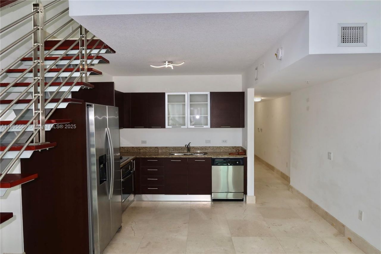 41 SE 5th St, Unit 1611, Miami, FL 33131 Photo