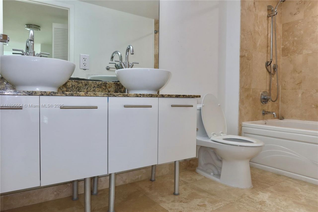 41 SE 5th St, Unit 1611, Miami, FL 33131 Photo