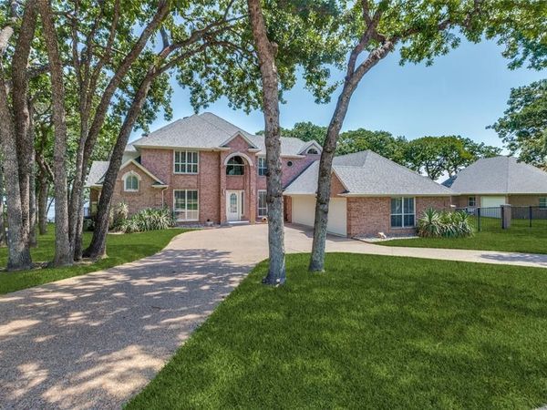 452 Windjammer Lane, Azle, TX 76020