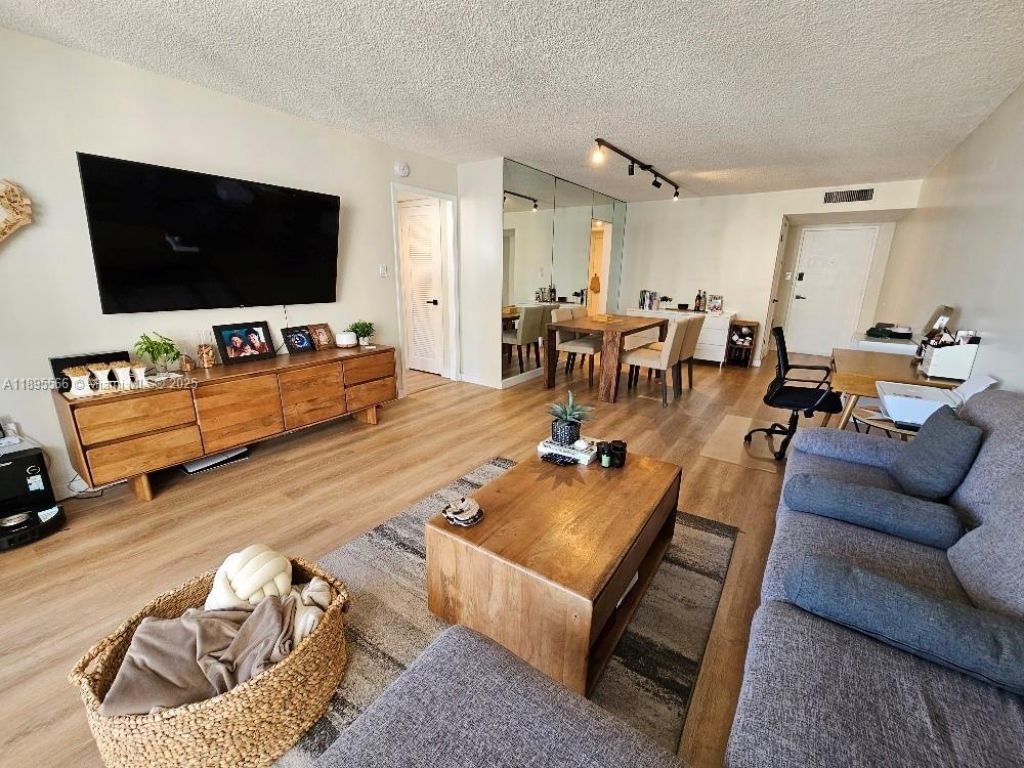 18061 Biscayne Blvd, Unit 1602, Aventura, FL 33160 Photo