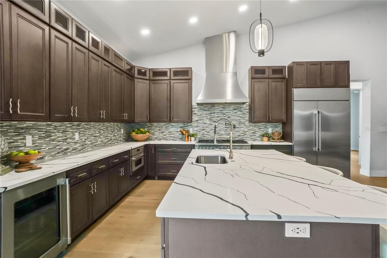 11624 Oak Lane, Seminole, FL 33778 Photo