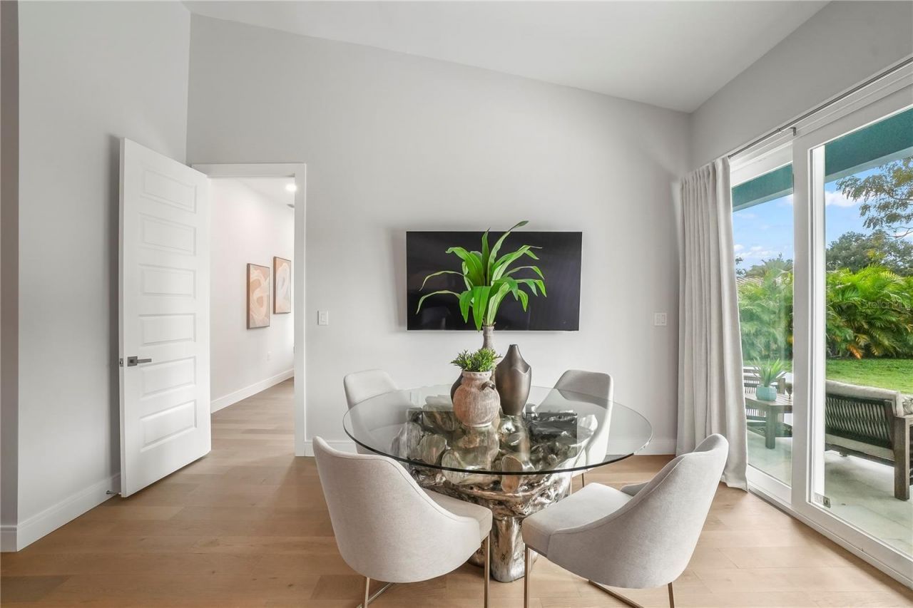 11624 Oak Lane, Seminole, FL 33778 Photo