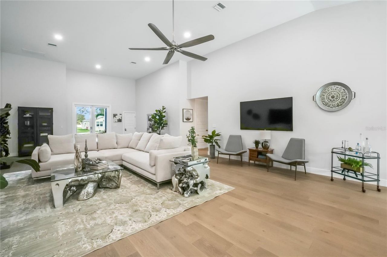 11624 Oak Lane, Seminole, FL 33778 Photo