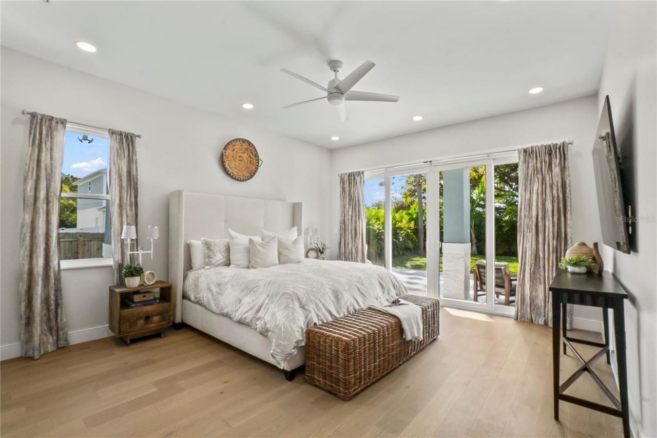 11624 Oak Lane, Seminole, FL 33778 Photo