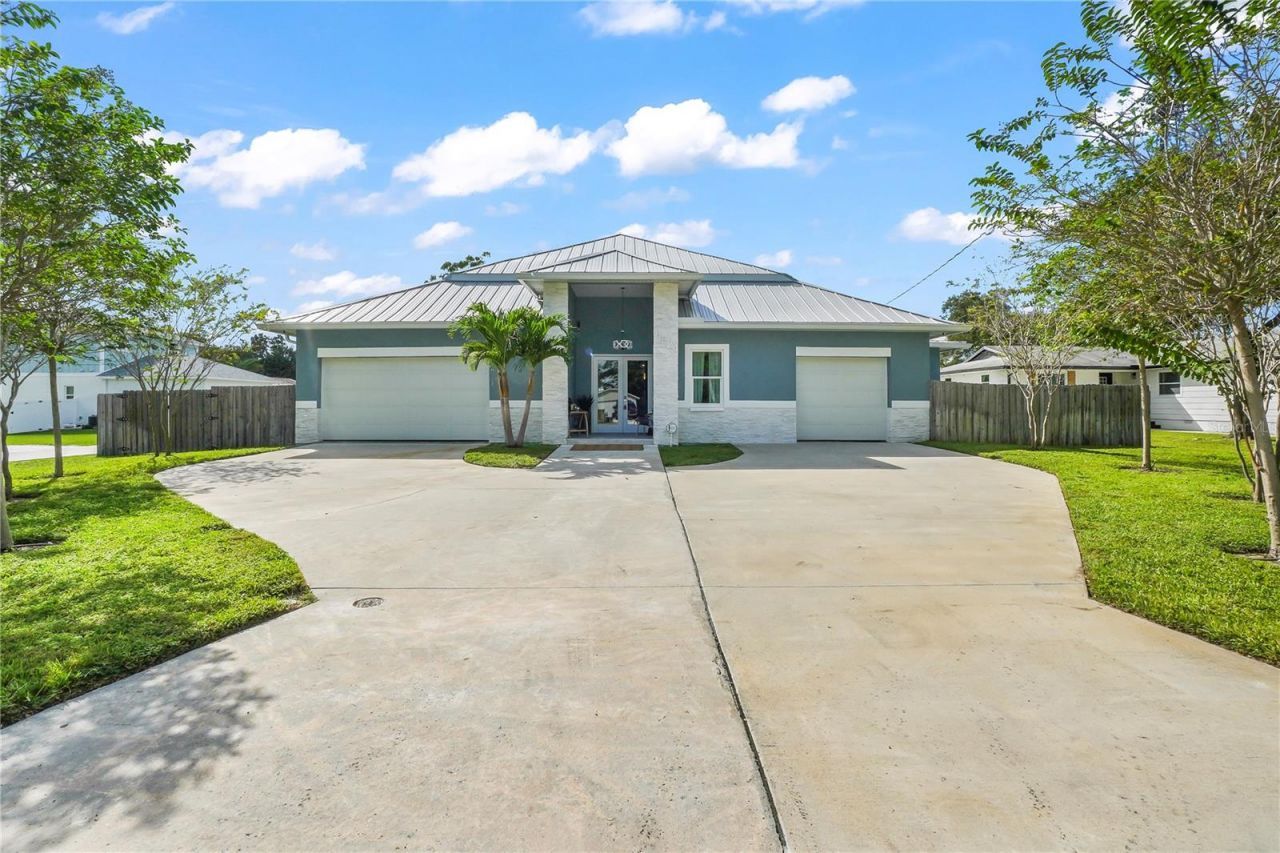 11624 Oak Lane, Seminole, FL 33778 Photo