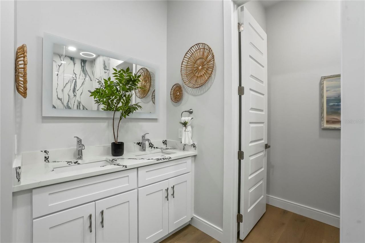 11624 Oak Lane, Seminole, FL 33778 Photo