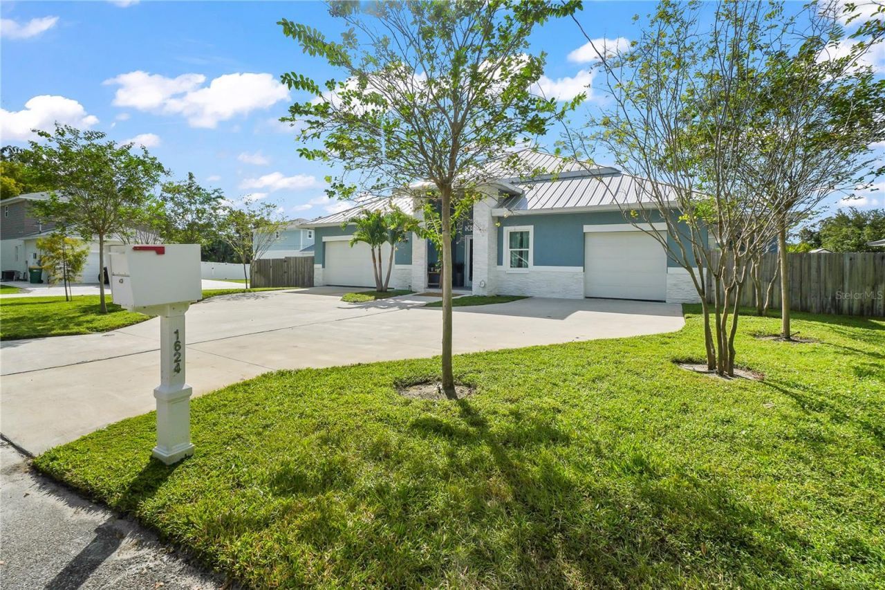 11624 Oak Lane, Seminole, FL 33778 Photo
