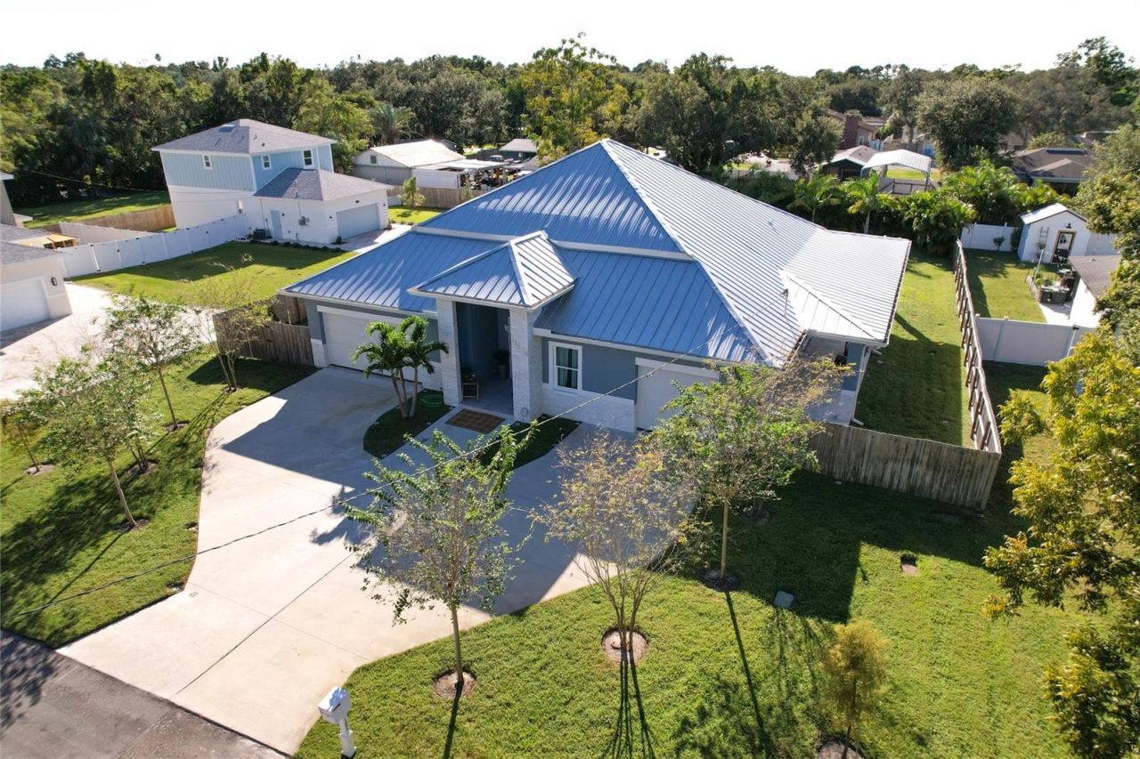 11624 Oak Lane, Seminole, FL 33778 Photo