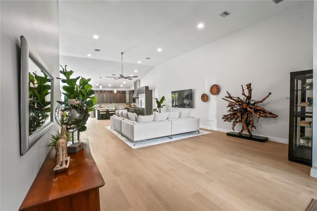 11624 Oak Lane, Seminole, FL 33778 Photo