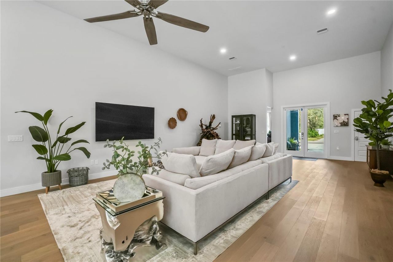 11624 Oak Lane, Seminole, FL 33778 Photo