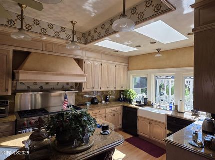 310 Mountain Street, Carson City, NV 89703 Photo