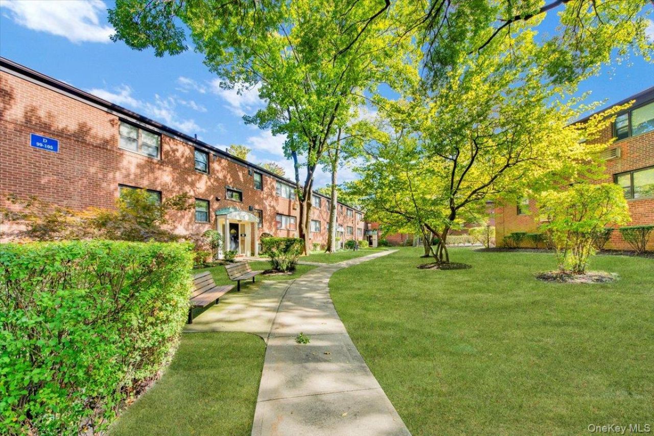 101 Beacon Hill Drive, Unit 13, Dobbs Ferry, NY 10522 Main Photo