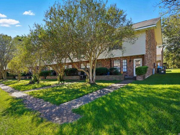 17065 Wax Rd, Unit #H, Greenwell Springs, LA 70739