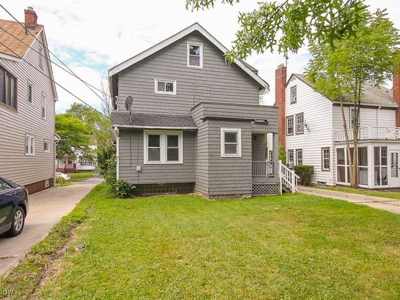 967 Pembrook Road, Cleveland Heights, OH 44121 Photo 2