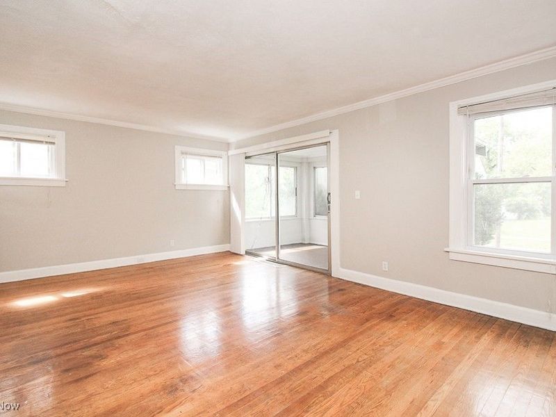 967 Pembrook Road, Cleveland Heights, OH 44121 Photo 6