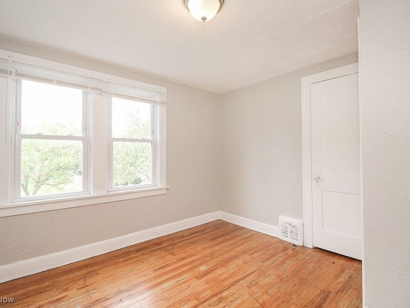967 Pembrook Road, Cleveland Heights, OH 44121 Photo 7