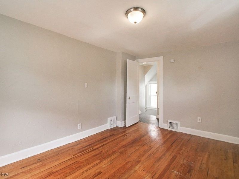 967 Pembrook Road, Cleveland Heights, OH 44121 Photo 8