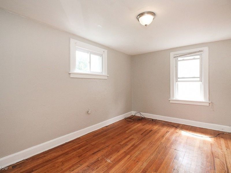 967 Pembrook Road, Cleveland Heights, OH 44121 Photo 9