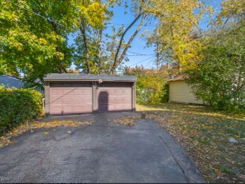 3575 Grosvenor Road, Cleveland Heights, OH 44118 Photo 3