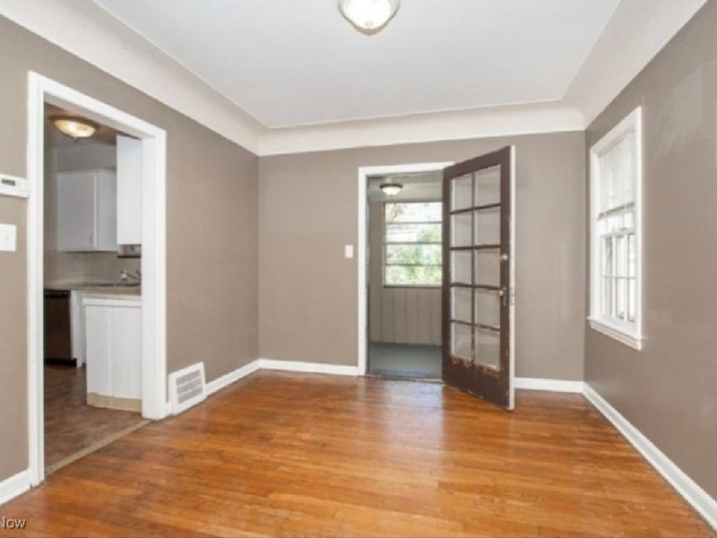 3575 Grosvenor Road, Cleveland Heights, OH 44118 Photo 5
