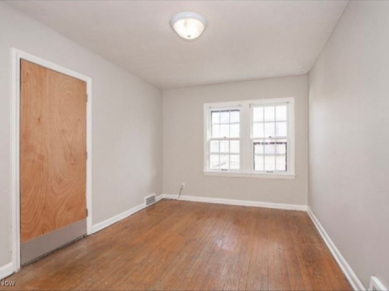 3575 Grosvenor Road, Cleveland Heights, OH 44118 Photo 9
